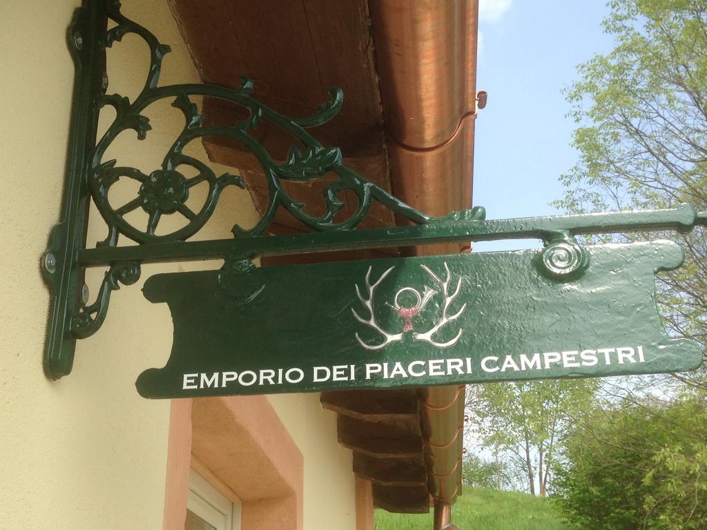 Foresteria Dei Piaceri Campestri Casciago Exterior photo