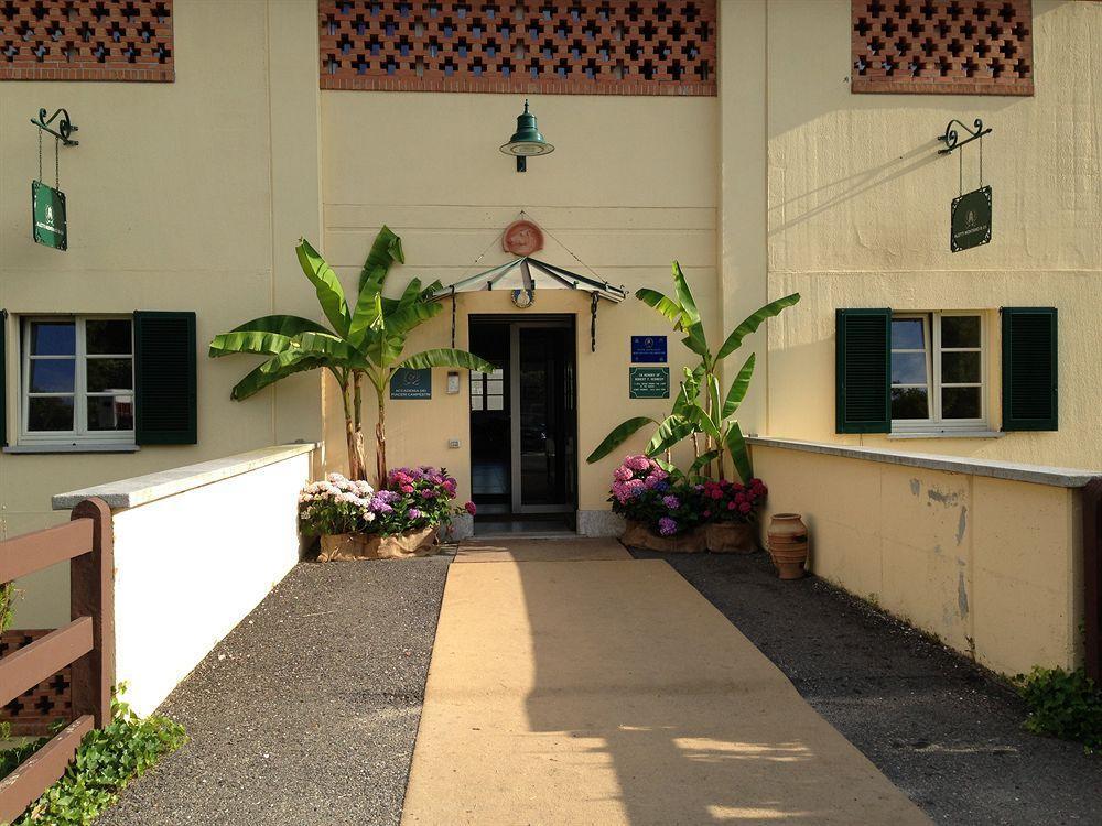 Foresteria Dei Piaceri Campestri Casciago Exterior photo